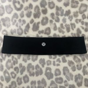 Black Lululemon head band